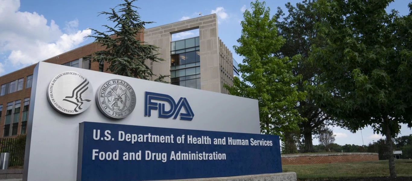 Το πρώτο σχόλιο της FDA για τις καταγγελίες ερευνήτριας κατά της Pfizer για το εμβόλιο